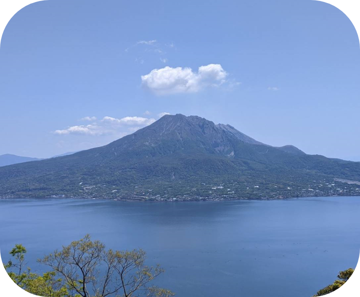 学校から見える桜島の画像➁